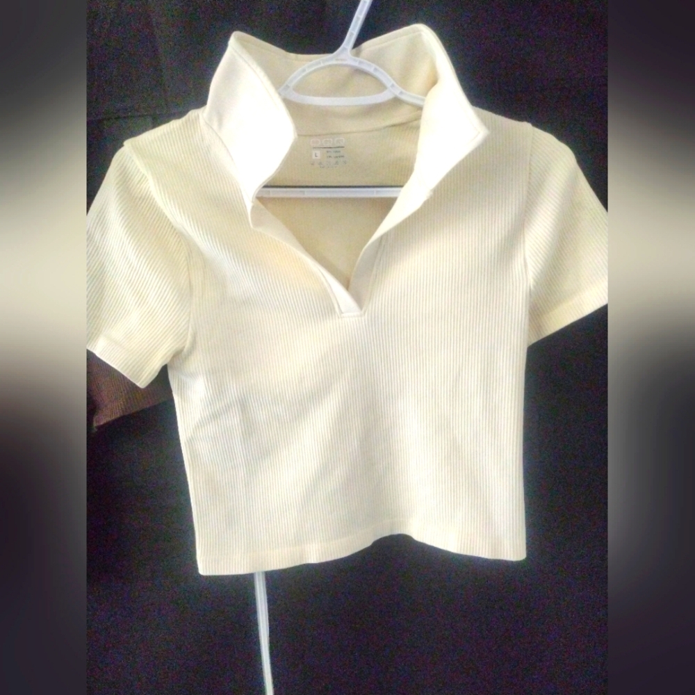 Crop tops. QQQ brand . Size large. Bundle of 2